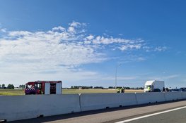 Auto vat vlam op de A4, weg tijdelijk afgesloten