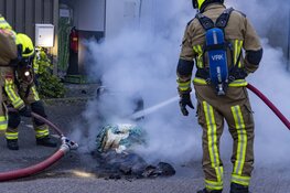 Groot alarm om brand in bedrijfspand aan de Schipholweg in Badhoevedorp