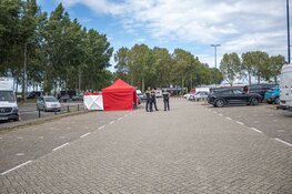 Overleden persoon aangetroffen op parkeerplaats langs A4