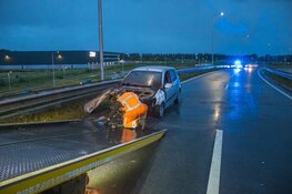 Auto vliegt spontaan in brand bij Rozenburg