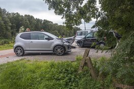 Motorrijder gewond en veel schade bij ongeval Badhoevendorp