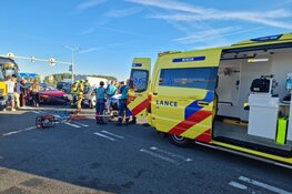 Botsing tussen twee auto`s in Leimuiderbrug, N207 dicht