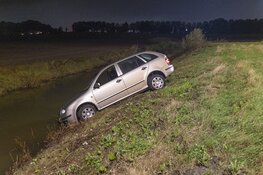Weer auto te water bij beruchte oprit A9 bij Lijnden