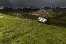 Weer auto te water bij beruchte oprit A9 bij Lijnden