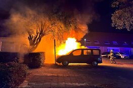 Elektrische auto in brand in Hoofddorp