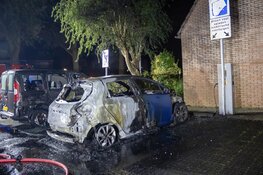 Elektrische auto in brand in Hoofddorp