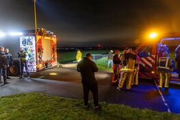 Auto te water vlakbij Schiphol, bestuurder weg