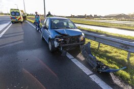 Drie Merenweg (N205) tijdelijk dicht door auto uit de bocht