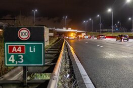 Ongeluk met twee auto's op A4 bij Badhoevedorp