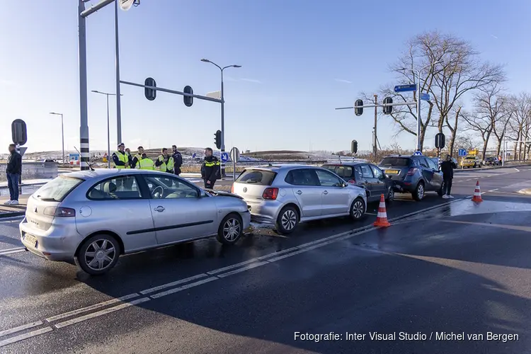 Vier voertuigen betrokken bij ongeval op de N232 bij Badhoevedorp