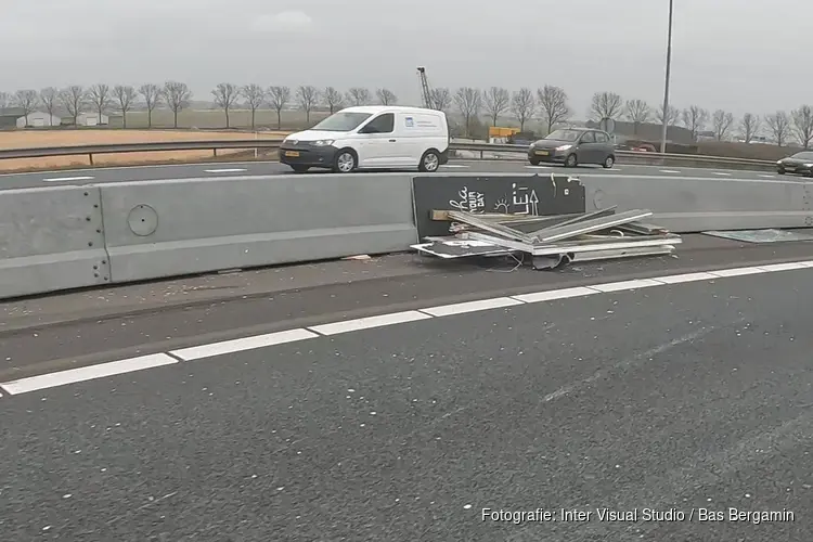 Afgevallen lading bij Knooppunt Rottepolderplein