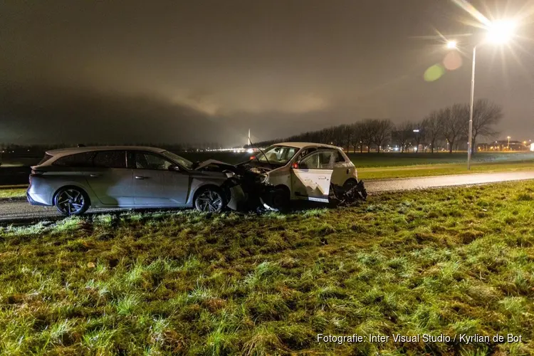 Frontale aanrijding in Nieuw-Vennep