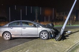 Automobilist gewond bij aanrijding tegen paal op de Eurolaan in Nieuw-Vennep