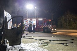Bestelbus in brand bij sportvereniging in Hoofddorp