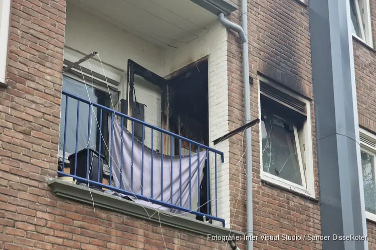 Bewoner naar ziekenhuis na brand in Zwanenburg