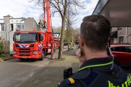Brand in dak van woning Hoofddorp