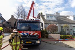Brand in dak van woning Hoofddorp