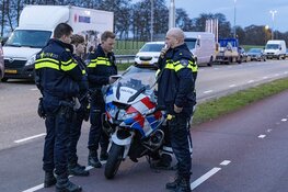 Wielrenner gewond bij aanrijding met busje in Halfweg
