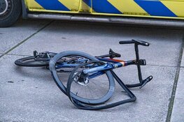 Wielrenner gewond bij aanrijding met busje in Halfweg