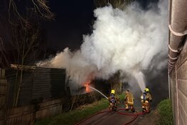 Felle brand bij boerderij in Zwaanshoek