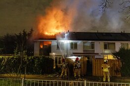 Gewonde bij grote woningbrand aan de Plesmanlaan in Uithoorn