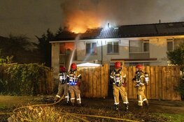 Gewonde bij grote woningbrand aan de Plesmanlaan in Uithoorn