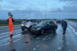 Groot ongeval op A4 bij Nieuw-Vennep: zestien voertuigen betrokken