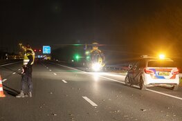 Automobilist gelanceerd via vangrail naar meters lager gelegen sloot