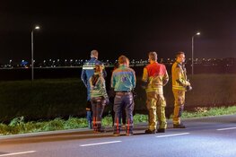 Gloednieuwe auto belandt in sloot in Lijnden