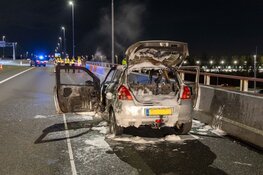 Auto uitgebrand op Rottepolderplein