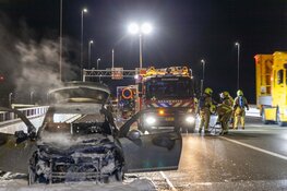 Auto uitgebrand op Rottepolderplein