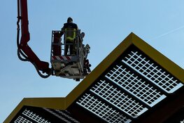 Brandweer onderzoekt zonnepanelen bij brugrestaurant over de A4 Hoofddorp