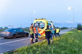 Auto te water bij afrit Badhoevedorp