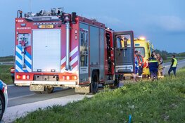 Auto te water bij afrit Badhoevedorp