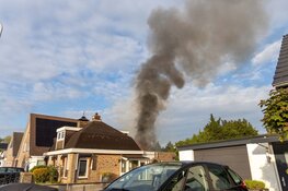 Uitslaande brand bij woning in Vijfhuizen