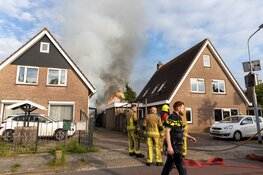 Uitslaande brand bij woning in Vijfhuizen