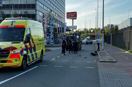 Twee gewonden bij botsing tussen scooter en taxi bij Schiphol