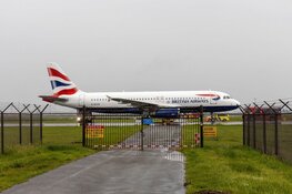 Hulpdiensten op Schiphol voor noodsituatie vliegtuig