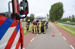 Bakwagen bijna in brand op Hoofdweg in Lijnden