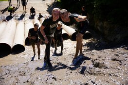 Ruim 330 mensen door de modder tegen moderne slavernij ‘Dit onrecht moet stoppen!’