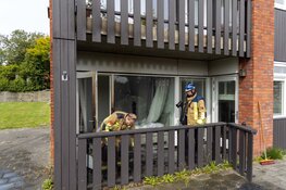 Veel schade door brand op terras van woning in Cruquius
