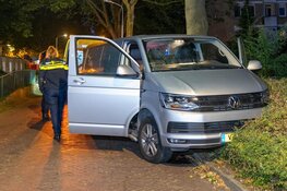 Slapende man rijdt bosjes in in Zwanenburg