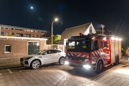 Schutting beschadigd bij brand in Halfweg