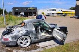 Porsche vat vlam in Hoofddorp