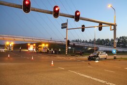Gewonden en veel schade bij ongeval op Hoofdweg