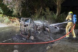 Brommobiel volledig tot frame afgebrand in Badhoevedorp