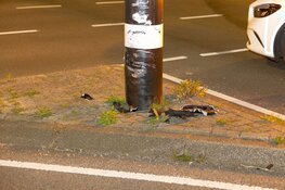 Auto uit de bocht op Spoorlaan in Hoofddorp