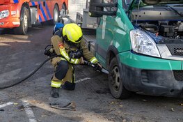 Isolatiemateriaal werkbus in de brand langs A4 bij Nieuw-Vennep