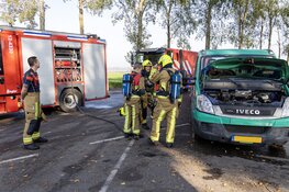 Isolatiemateriaal werkbus in de brand langs A4 bij Nieuw-Vennep