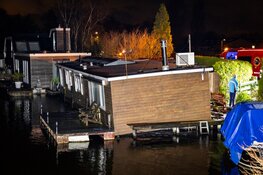 Woonboot deels gezonken bij Penningsveer